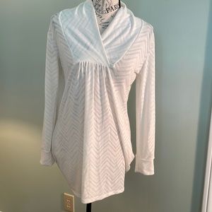 Dolce Bianca white Sweater never worn
